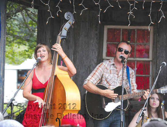 Couple will have third album, returning to city